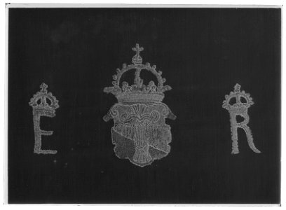 Näsduk i linne med Erik XIVs namnchiffer och Vasa-vapnet - Livrustkammaren - 44756-negative