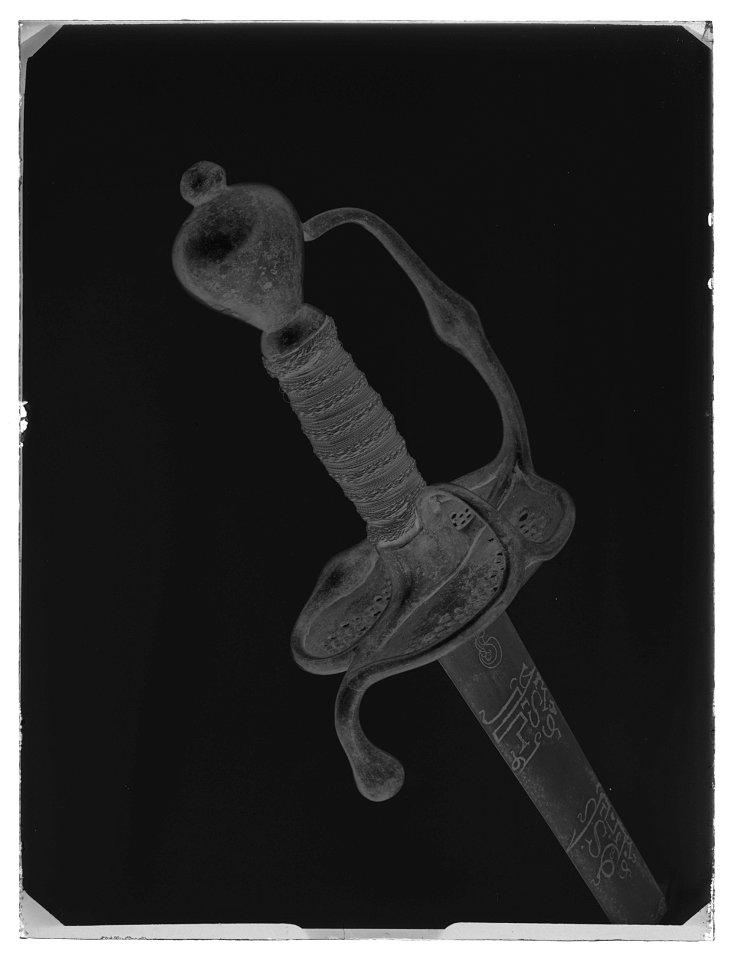 Officersvärja som tillhört Karl X Gustav, Sverige ca 1640-1660 - Livrustkammaren - 45210-negative