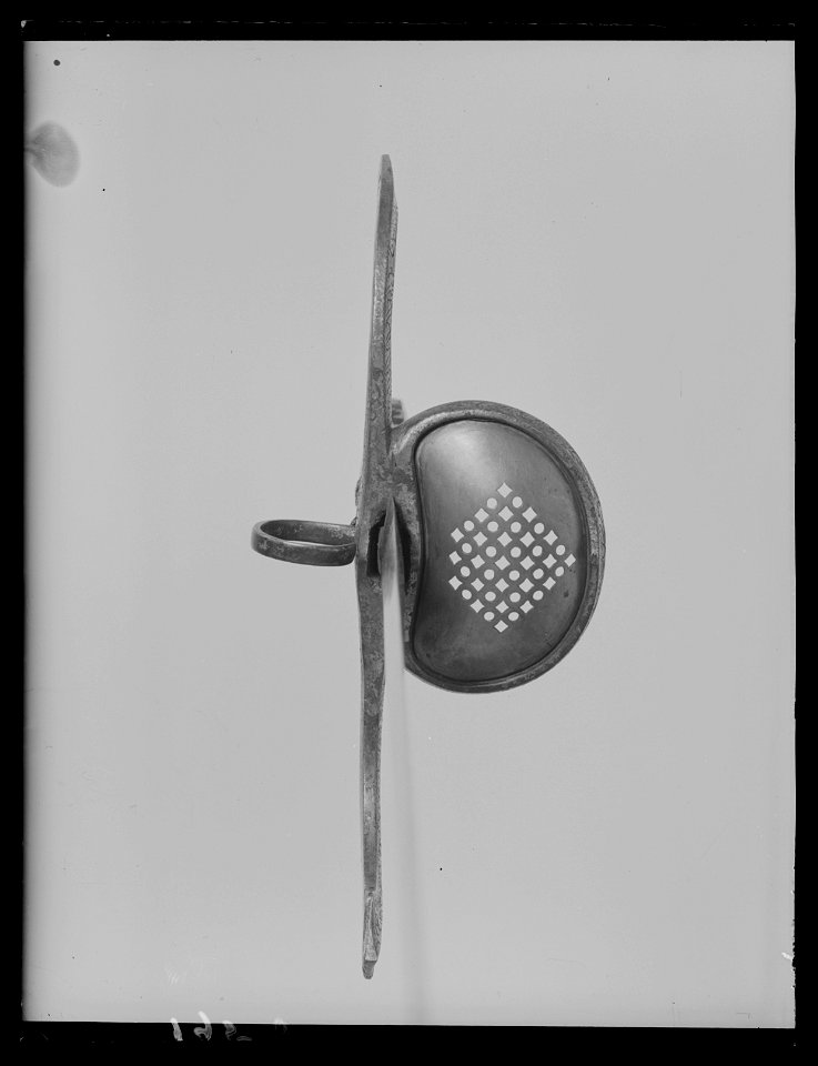 Officersvärja av nederländsk-svensk typ, 1620-1640, klinga Solingen - Livrustkammaren - 2407
