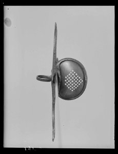 Officersvärja av nederländsk-svensk typ, 1620-1640, klinga Solingen - Livrustkammaren - 2407