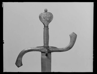Officersvärja av nederländsk-svensk typ, 1620-1640, klinga Solingen - Livrustkammaren - 79442