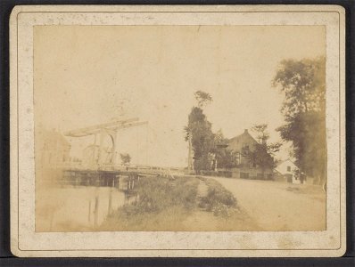 Ongelokaliseerd, riviertje of kanaal met ophaalbrug, Afb ANWZ00510000001