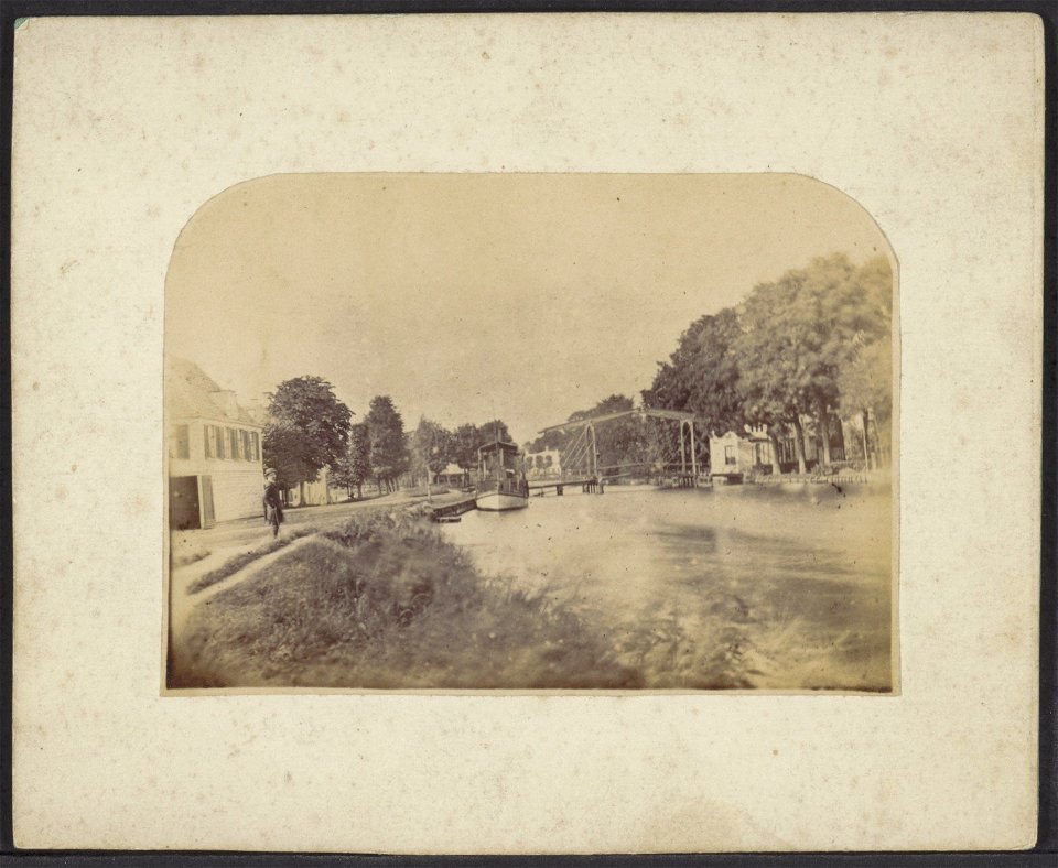 Ongelokaliseerd, riviertje of kanaal met ophaalbrug, Afb ANWZ00509000001
