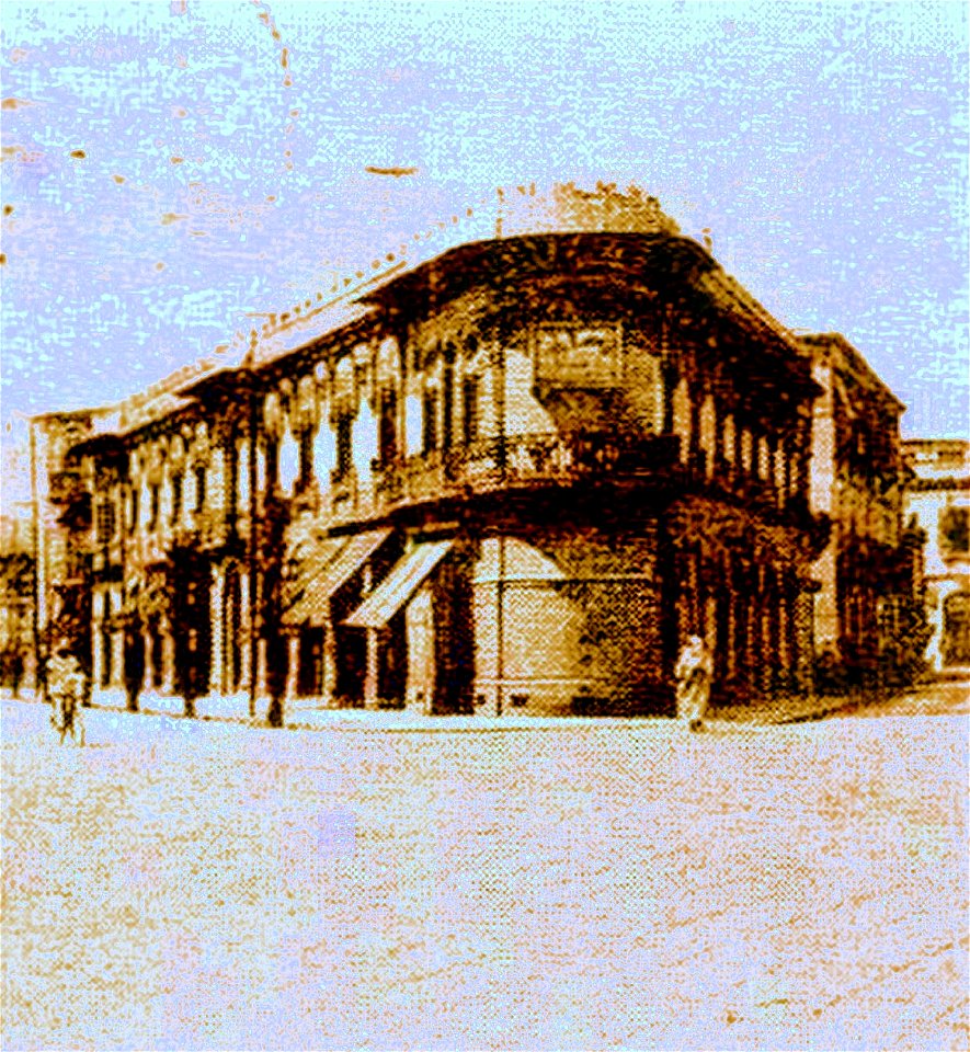 Palazzetto Coppedé dall'angolo arrontondato all'incrocio con la via Cardines (Gino Coppedè) 33