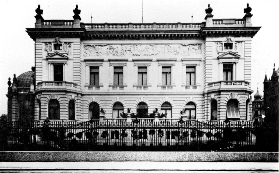 Palais Henneberg 1898 | Creazilla