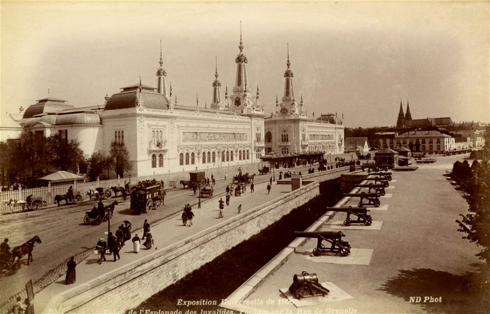 Palais de l'Esplanade des Invalides, façade sur la rue de Grenelle 1