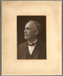 Parch. L. G. Lewis (Adulum chapel, Pontardawe) (5236542)