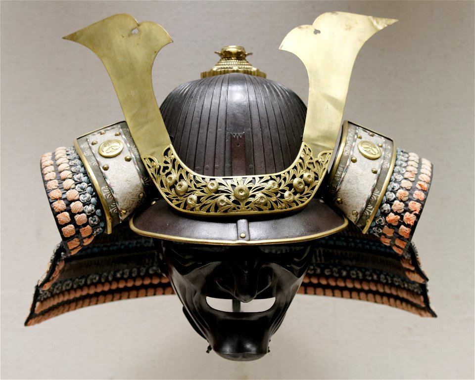 Parade helmet VandA M.52-1909