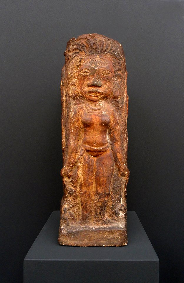 Paul Gauguin, 1893-95, Objet décoratif carré avec dieux tahitiens, terre cuite, rehauts peints, 34 cm, Musée d'Orsay, Paris