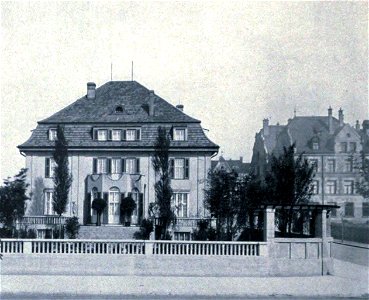 Paul Ludwig Troost - Haus Chillingworth in Nürnberg, Außenansicht (1) (aus Die Kunst. Monatshefte für freie und angewandte Kunst, XIII. Jahrgang, Bd. 22, 1910)