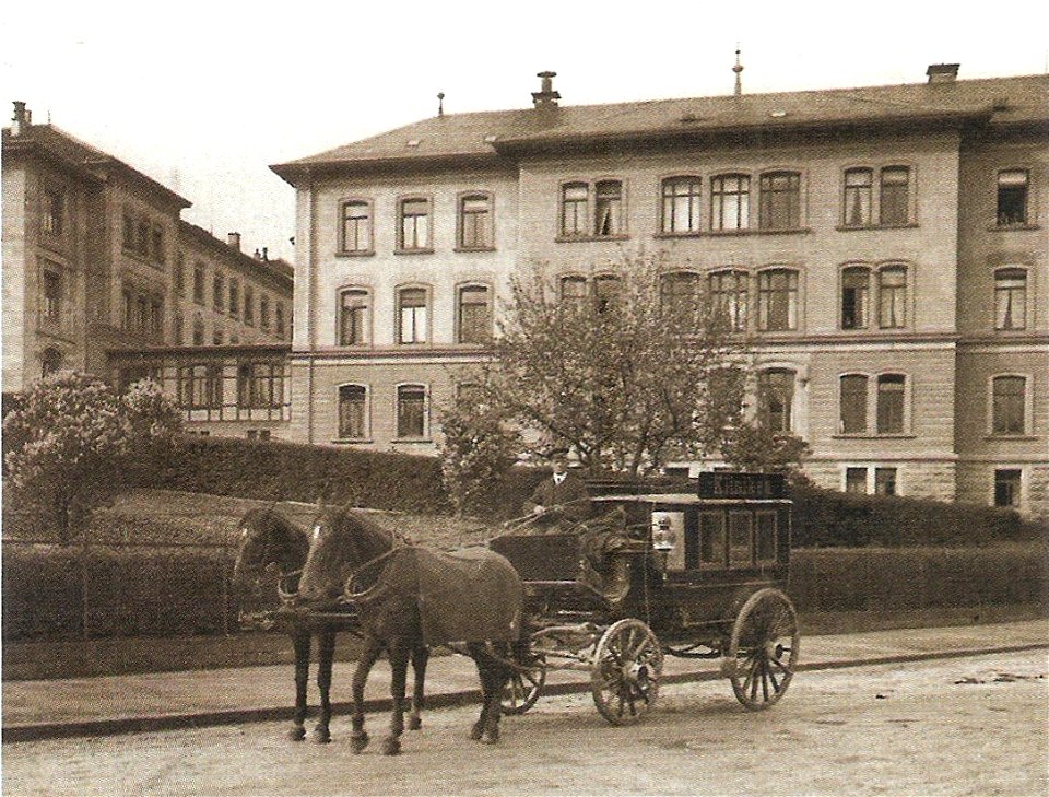 Pferdebus vor der Chirurgischen Klinik (Gebr. Metz 1914 TüW17.03-17)