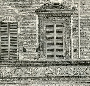 Piacenza una finestra del Palazzo dei Tribunali