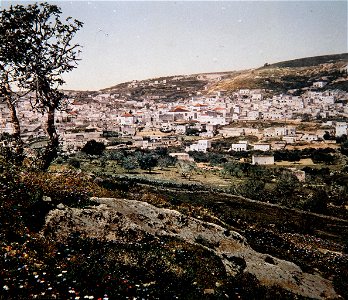 PHOTO TAKEN IN THE LATE 19TH CENTURY BY FRENCH PHOTOGRAPHER, BONFILS, WHO PHOTOGRAPHED SCENERY AND PEOPLE IN PALESTINE. צילום צבע מסוף המאה ה 19 של הצלם הצרפתי בונפיס אשר תעד 
