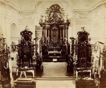 Pińczów - wnętrze kościoła św. Jana Ewangelisty, fot. ok. 1885