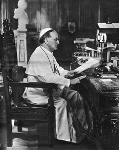 Pius XI at the 1932 Dublin Eucharistic congress
