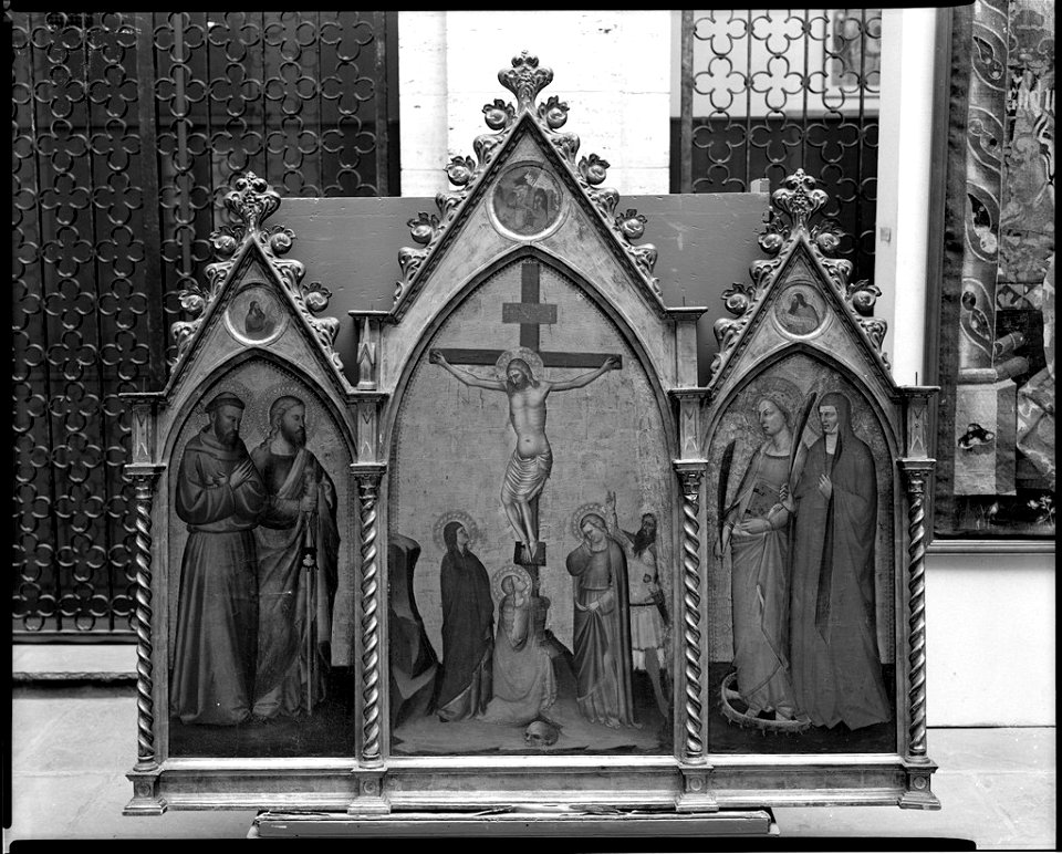 Puccio di Simone - Crucifixion with Saints (Triptych) - 1962.292 - Fogg Museum