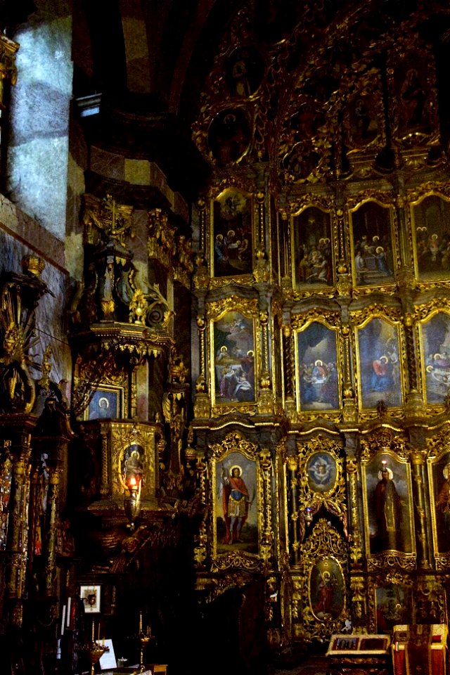 Pulpit with a detail of the iconostasion
