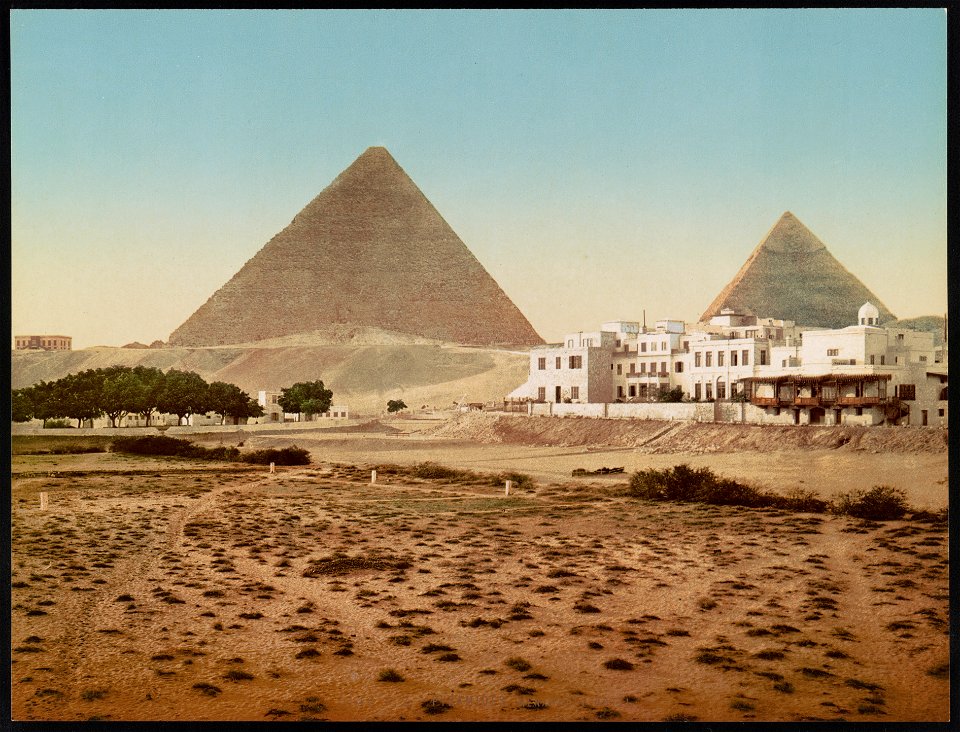 Pyramides, Menahouse Hotel LCCN2017656955
