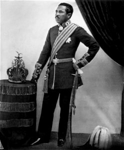 Radama II with crown