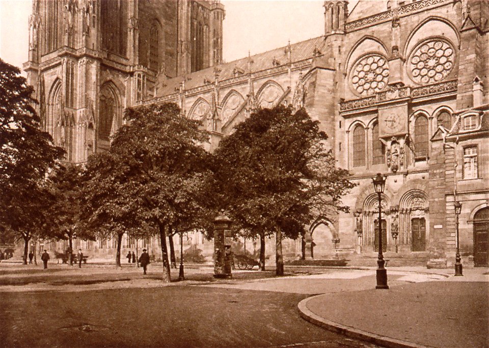 Place du chateau début XXème siècle 03