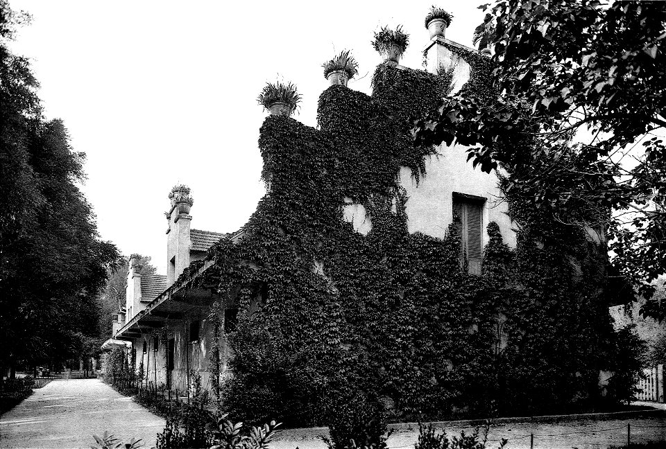 Planche 28. — Vacherie et services de la stérilisation du lait, photo 2
