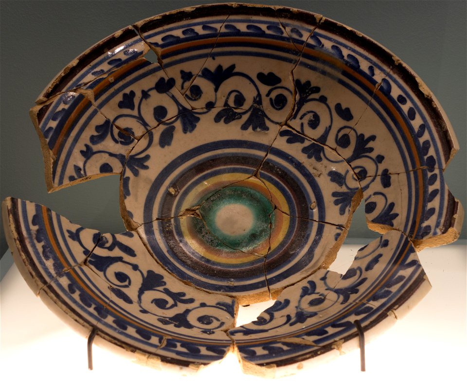 Plat - 2e moitié XVIe (faïence, Manises ou Paterna)