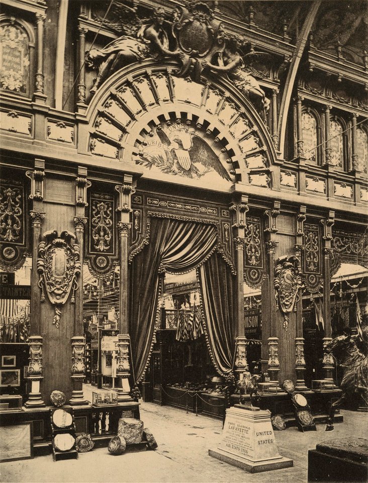 Porte monumentale de l'exposition des États-Unis d'Amérique