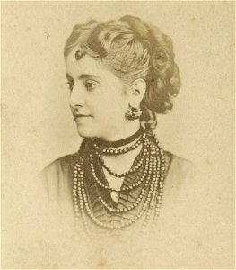 Portrait of Adelina Patti (4670576) (cropped)