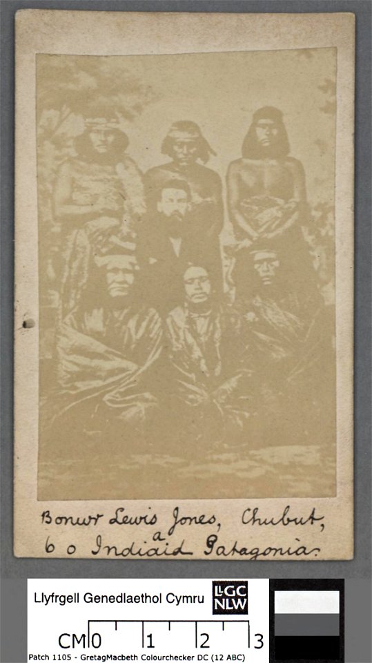 Portrait of Bonwr Lewis Jones, Chubut, a chwech o Indiaid Patagonia (4670566)