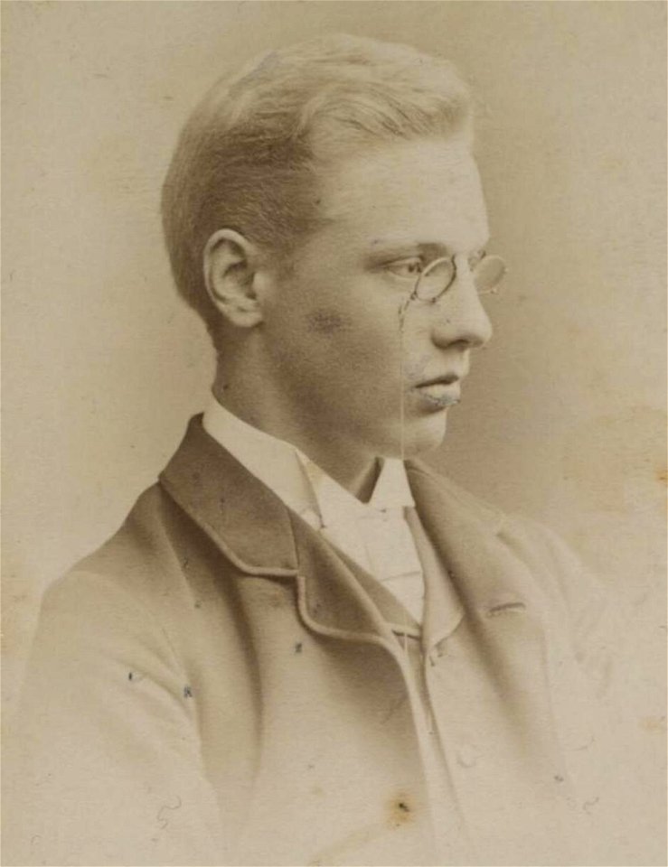Portrait of Arthur Edward Moss (4670417) (cropped)