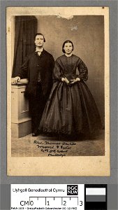 Portrait of Thomas Davies Treorci & sister Mrs. David Evans, Penllwyn (4672740)