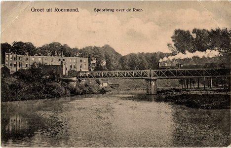 Postcard b4218 Groet uit Roermond, Spoorbrug over de Roer recto