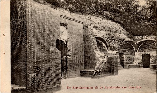 Postcard De Flaviërsingang uit de Katakombe van Domitilla recto