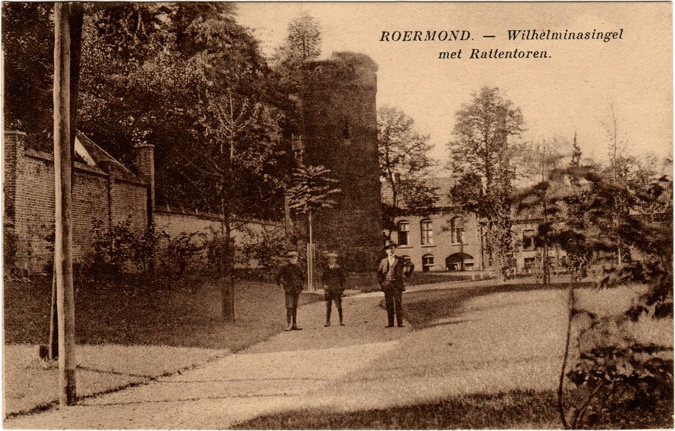 Postcard ROERMOND - Wilhelminasingel met Rattentoren (recto)