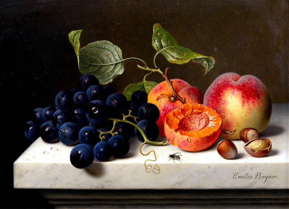Emilie Preyer - Früchtestillleben mit Trauben, Pfirsichen und Nüssen auf einem Marmorpodest
