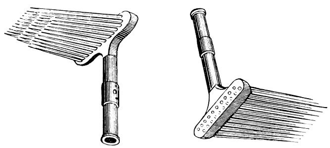 PSM V39 D311 A pair of hand combs
