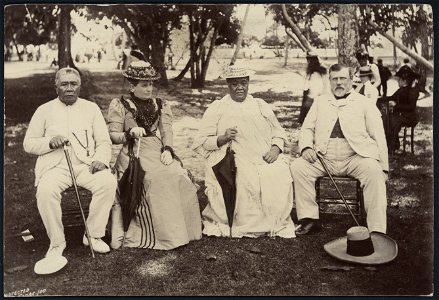 Rarotongan monarchs with Seddon 1900