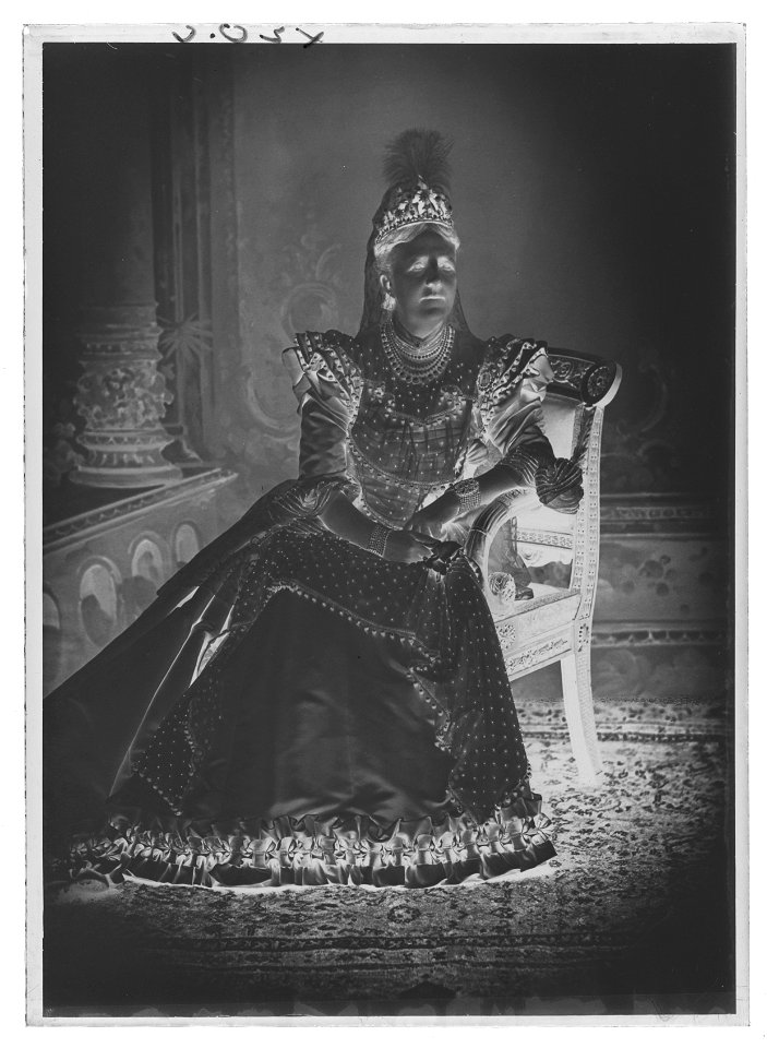 Repro porträttfotografi drottning Sofia - Livrustkammaren - 18598-negative