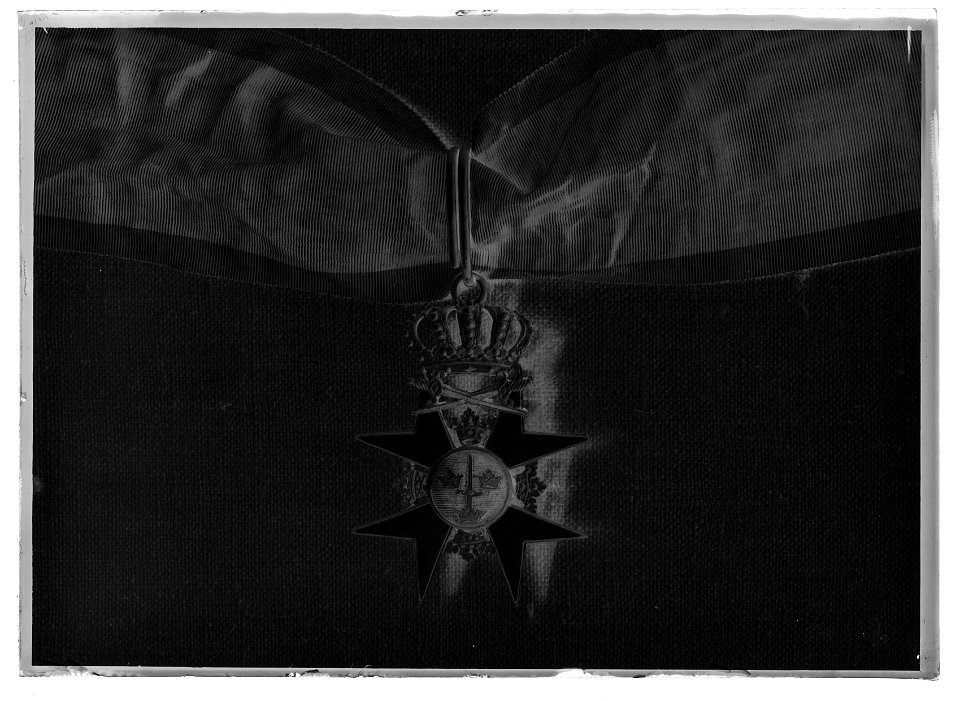 Riddarkors Svärdsorden - Livrustkammaren - 26078-negative