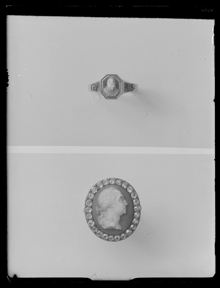 Ring med miniatyrporträtt av konung Gustav II Adolf av Sverige ca 1630, skuret i agat - Livrustkammaren - 36555