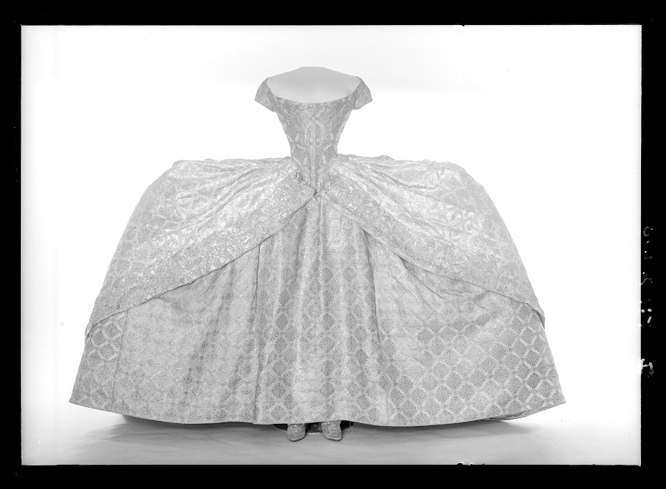 Robe de cour kröningsklänning - Livrustkammaren - 61336