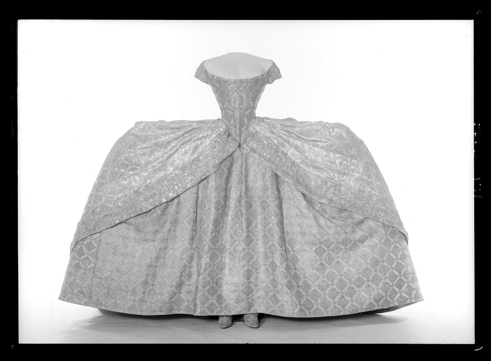 Robe de cour kröningsklänning - Livrustkammaren - 52775