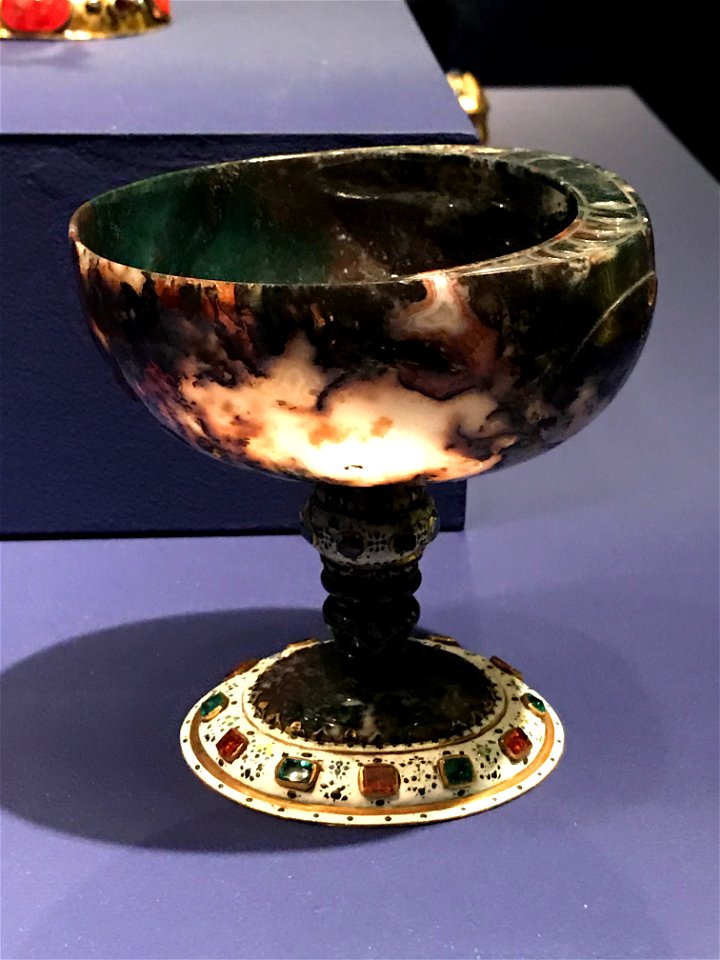 Rock crystal cup (mottled brown)