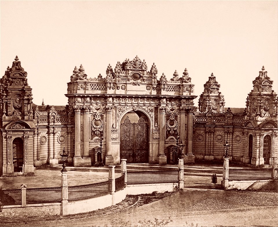 Robertson & Beato - Dolmabahçe Palace Imperial Gate - Google Art Project