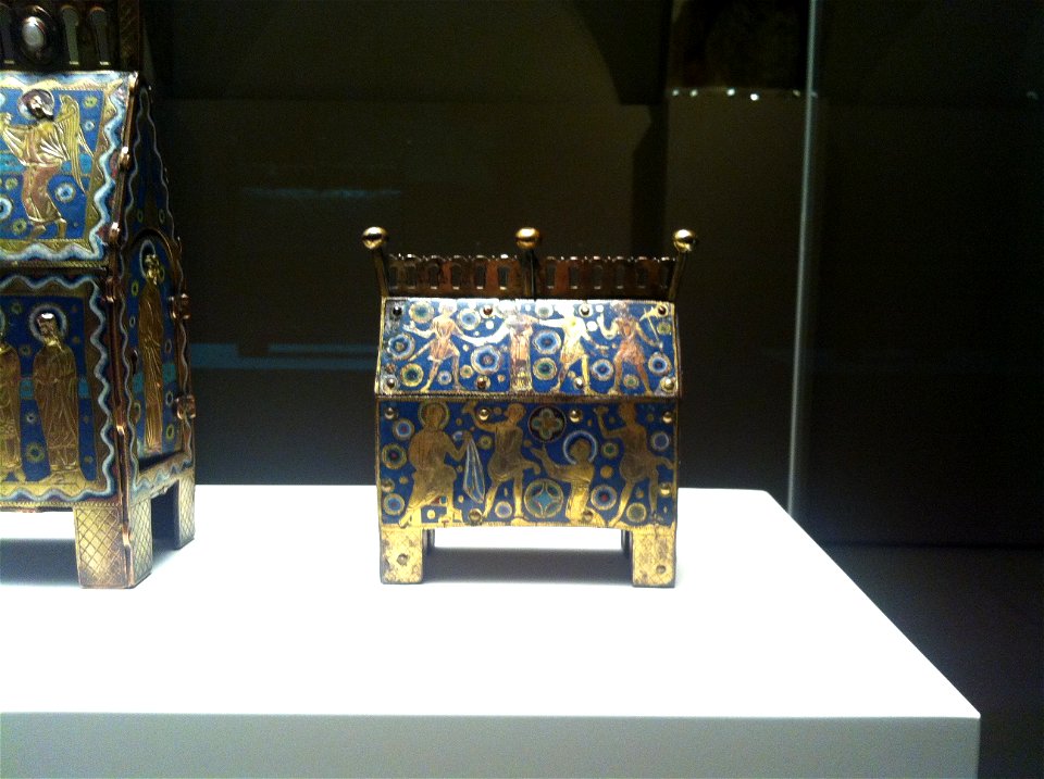 Romanesque Treasure of MNAC- Arqueta de Sant Esteve
