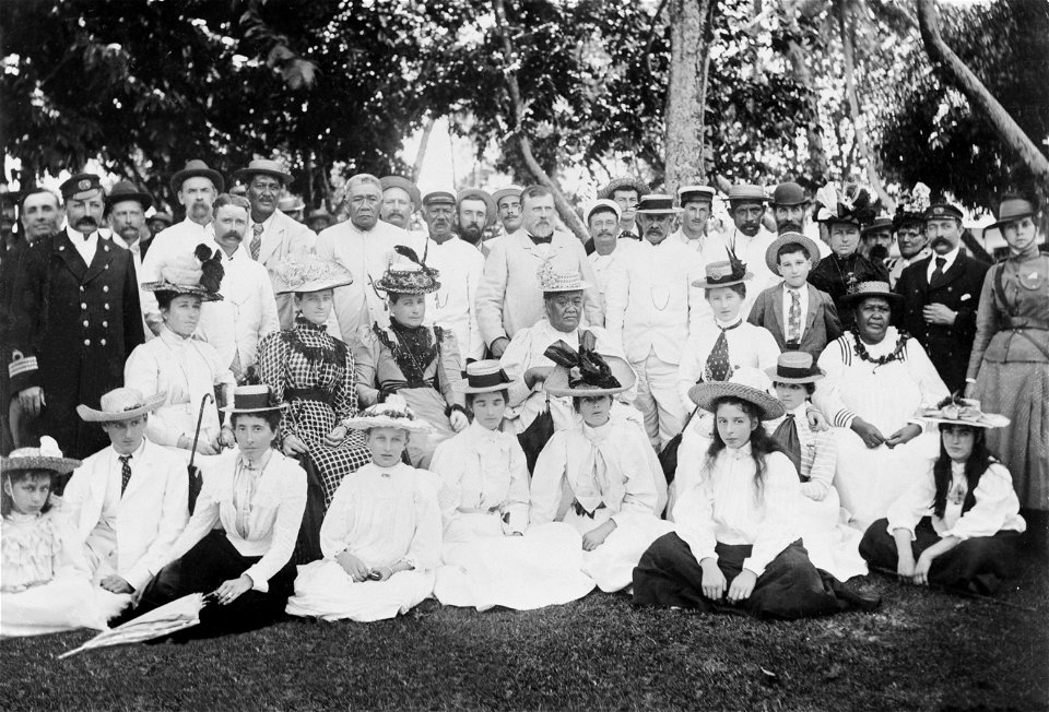 Royalty in the Palace Grounds, Rarotonga