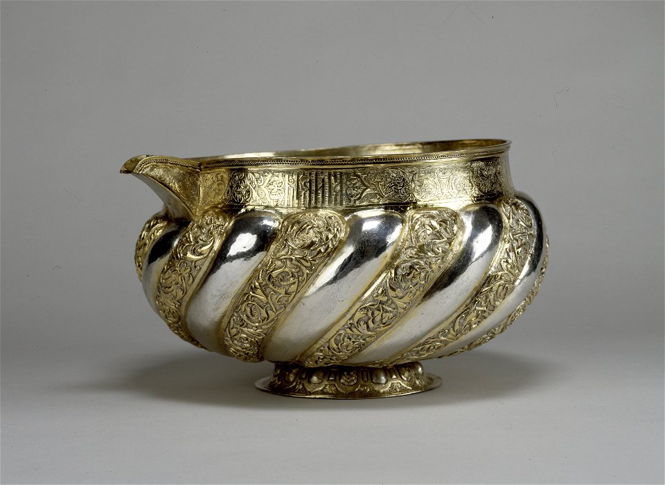 Russian - Fraternity Drinking Bowl (Endova) - Walters 57794 - Profile
