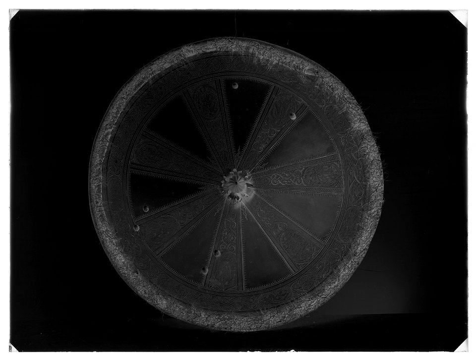Rundsköld - Livrustkammaren - 25697-negative