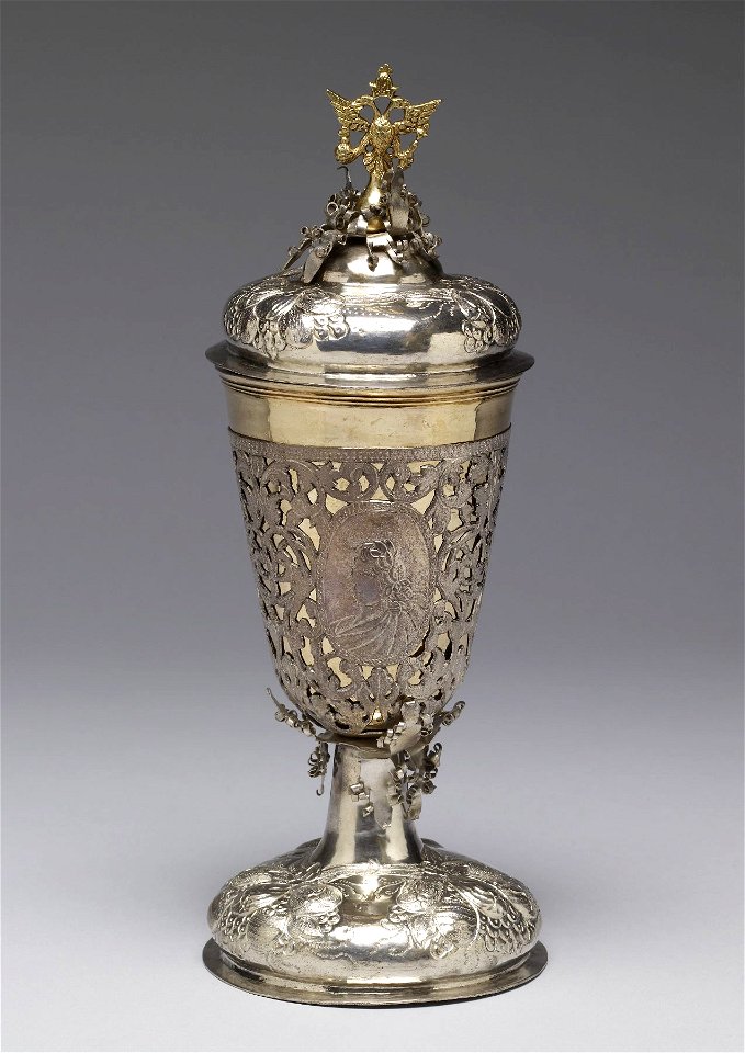 Russian - Covered Cup with Large Foot - Walters 57807 - View C