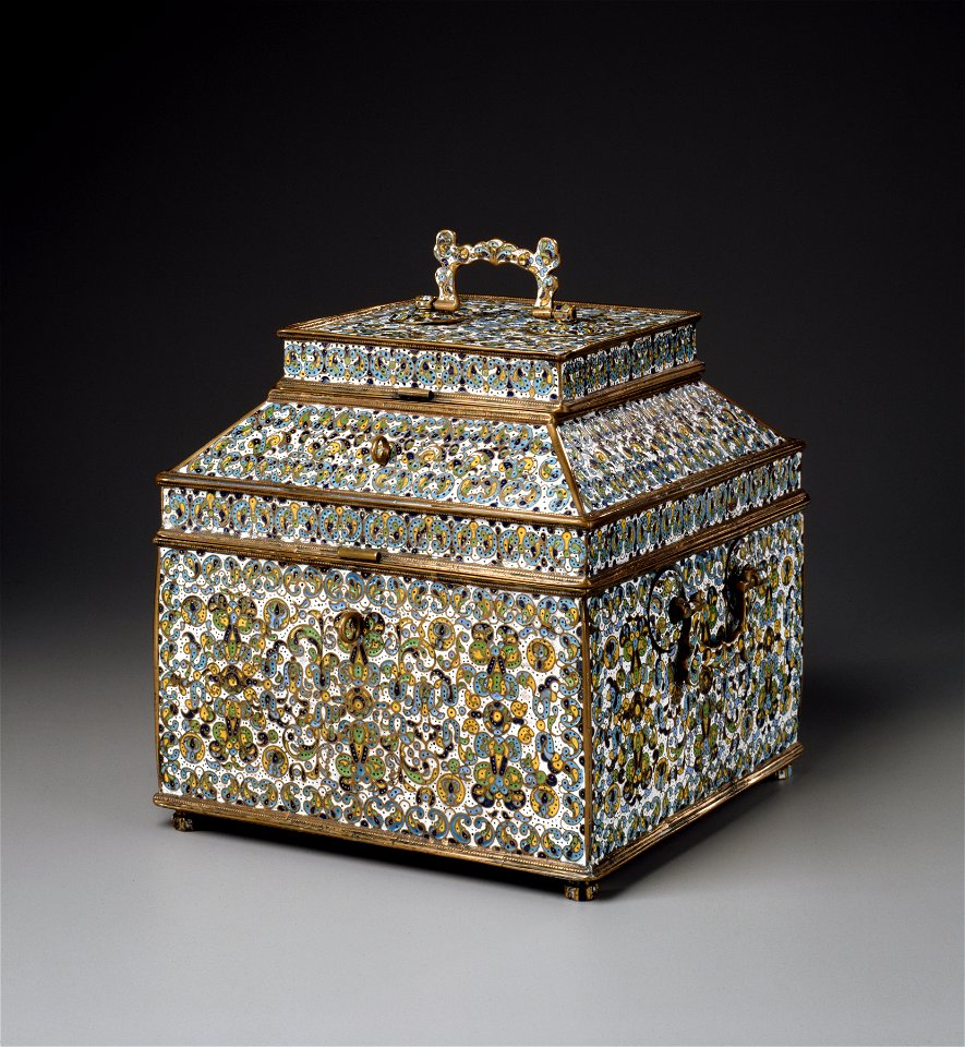 Russian - Casket - Walters 44237 - Three Quarter